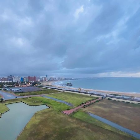 The Waves, 806 Quayside Point Waterfront Apartment Durban Exterior photo