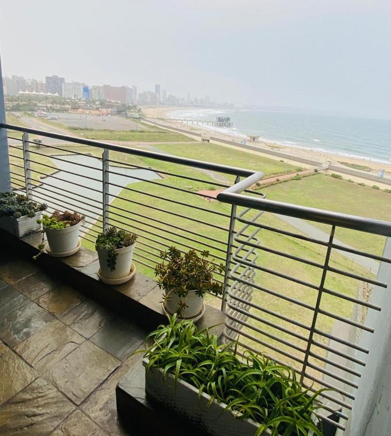 The Waves, 806 Quayside Point Waterfront Apartment Durban Exterior photo