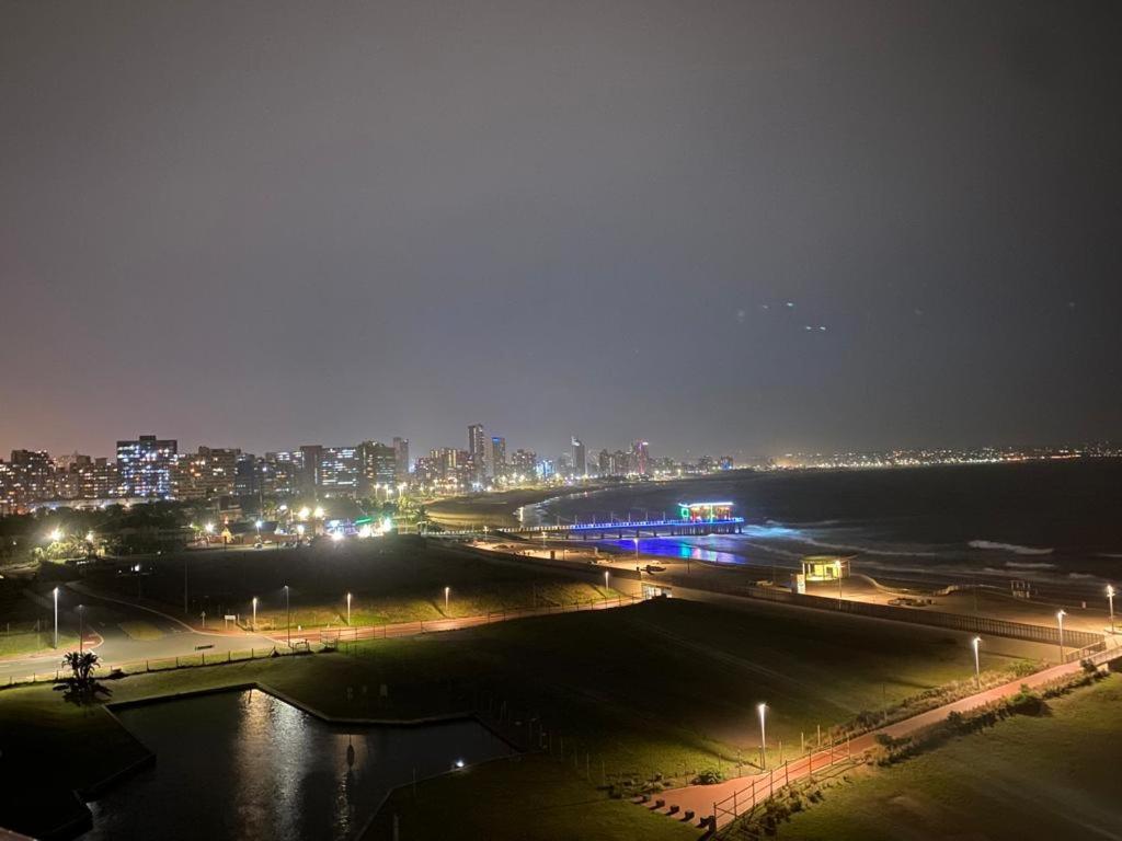 The Waves, 806 Quayside Point Waterfront Apartment Durban Exterior photo