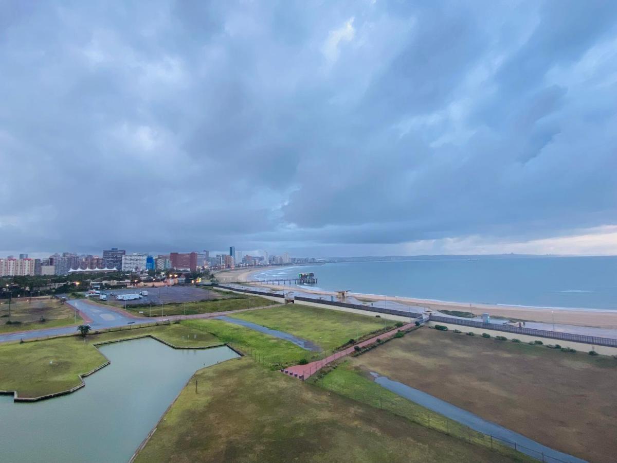 The Waves, 806 Quayside Point Waterfront Apartment Durban Exterior photo